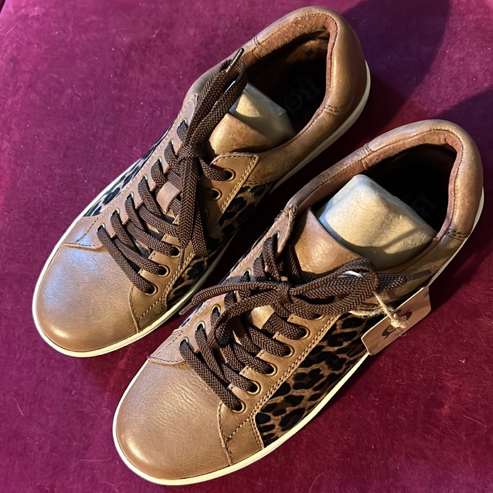 NWT leopard print Born shoes